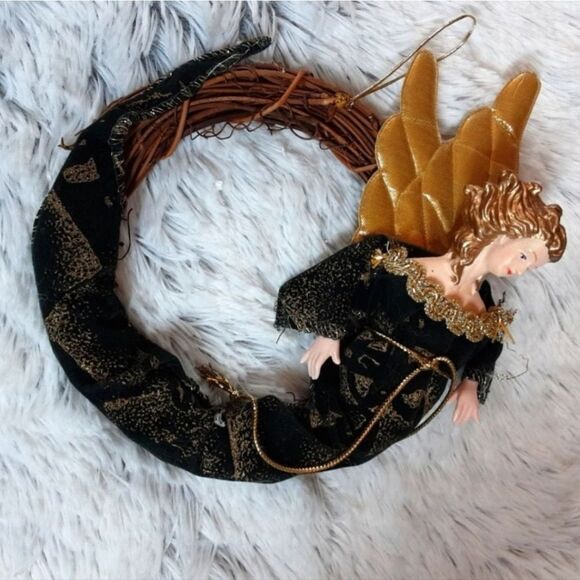 Vintage1 Ornament Porcelain Angel Velvet Brocade Robe Grapevine Wreath 7" - Picture 2 of 13